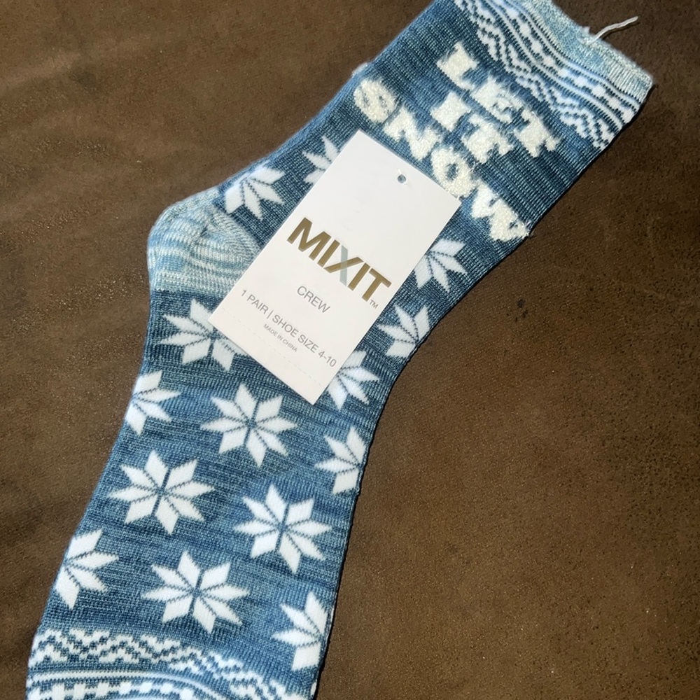 NWT MIXIT Crew Socks